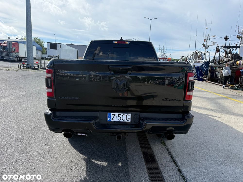 RAM 1500 5.7 Crew Cab Longbed Laramie Black - 36