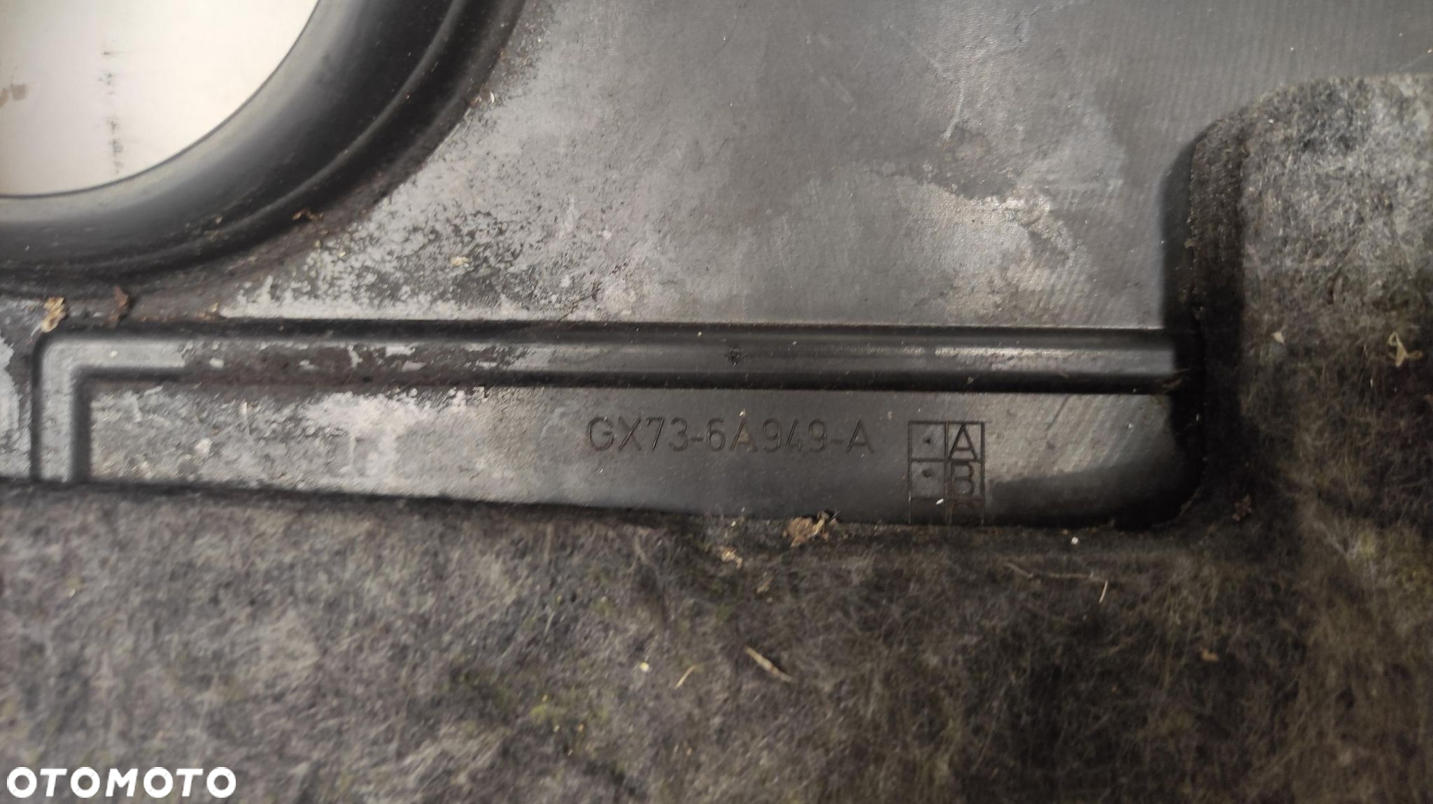 OSŁONA SILNIKA GÓRNA JAGUAR XE GX73-6A949-A 2.0D 15-19 - 5