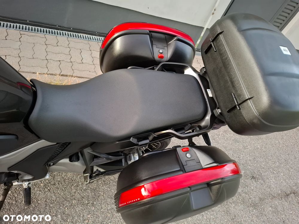 Honda VFR - 29