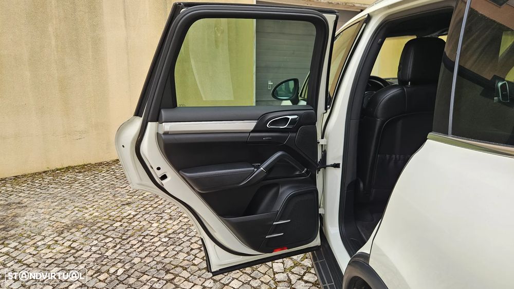 Porsche Cayenne ver-standard - 27