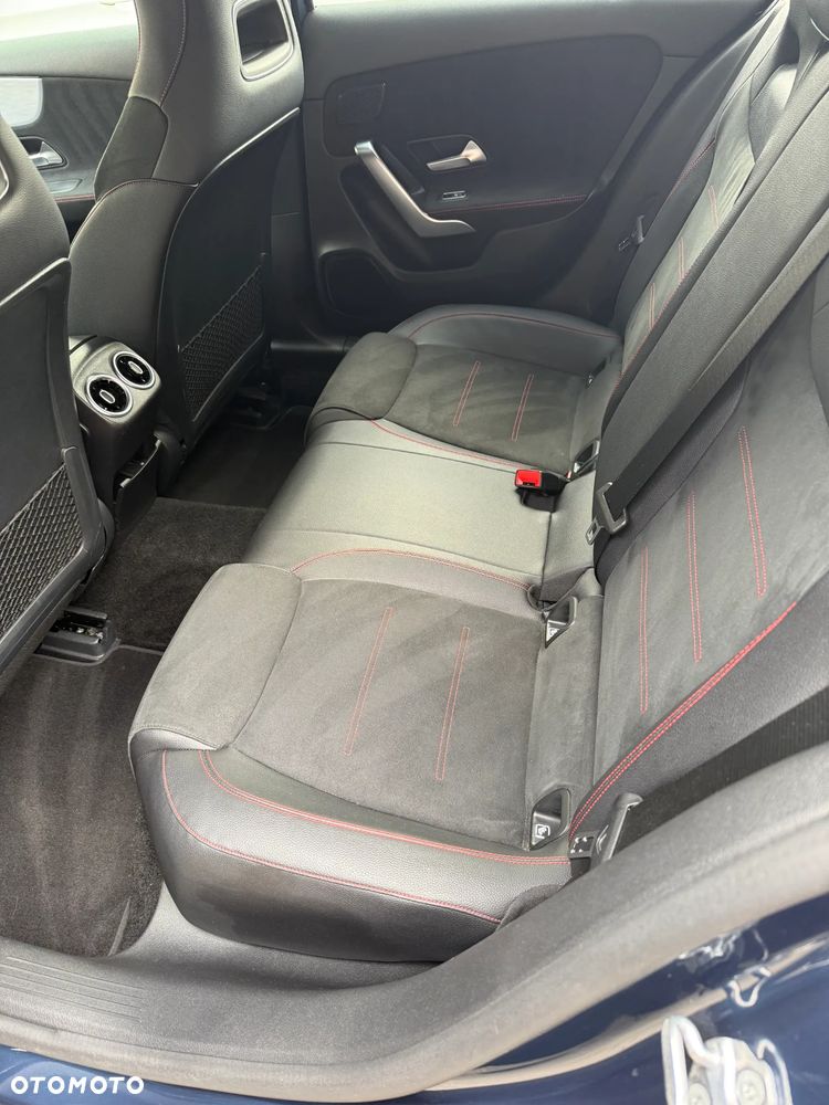 Mercedes-Benz Klasa A 220 4-Matic AMG Line 7G-DCT - 14