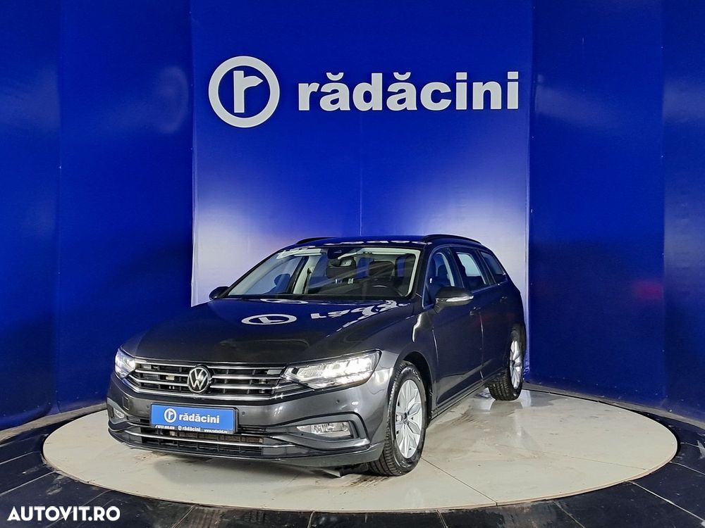 Volkswagen Passat - 1