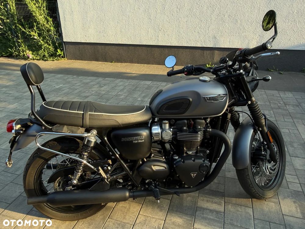 Triumph Bonneville - 23