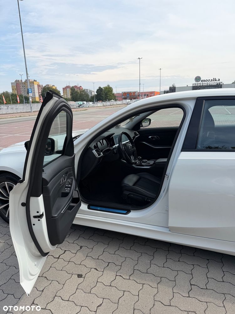 BMW Seria 3 318d - 8