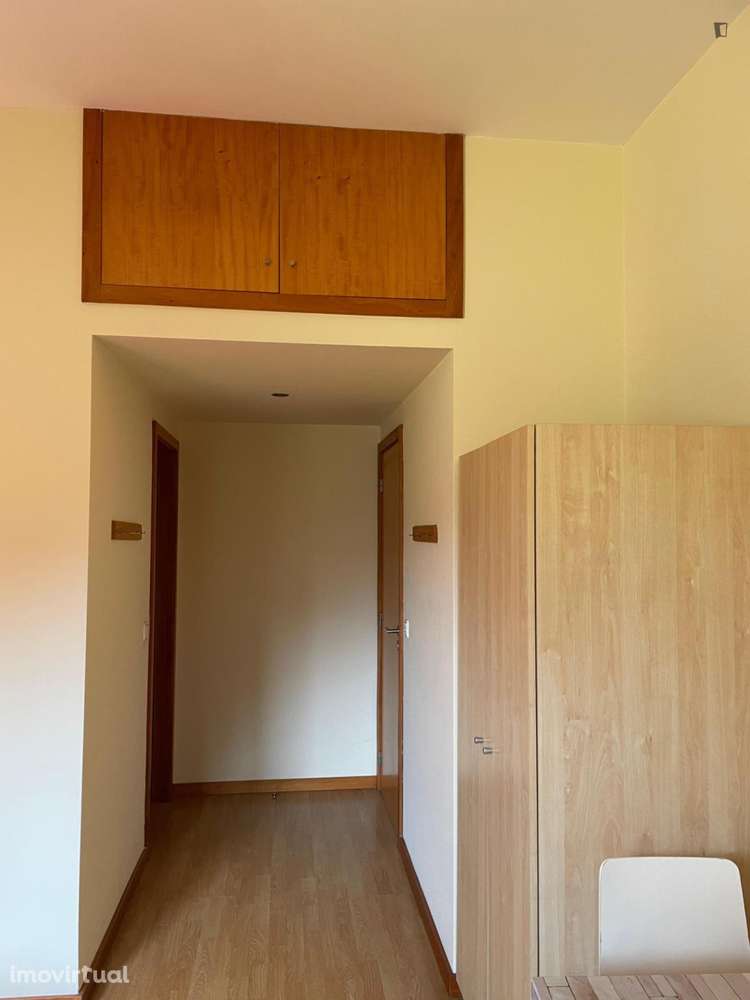 Quarto - localizado em Paranhos Porto - Grande imagem: 4/29