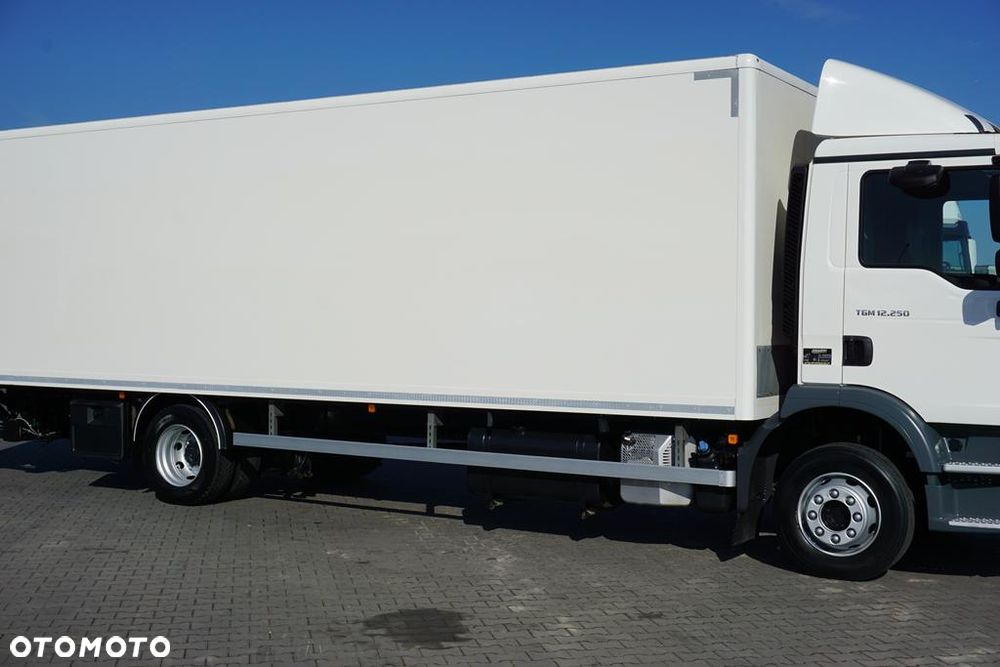 MAN TGM / 12.250 / EURO 6 / KONTENER + WINDA / 20 PALET / DŁ. 8 M - 16