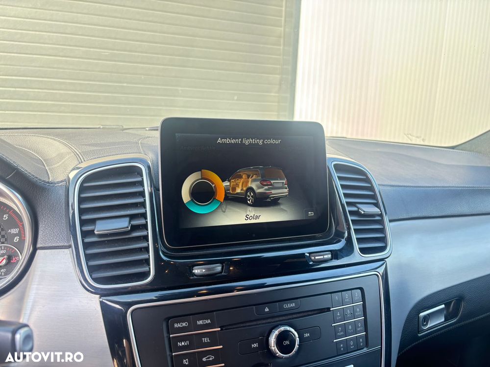 Mercedes-Benz GLS - 25