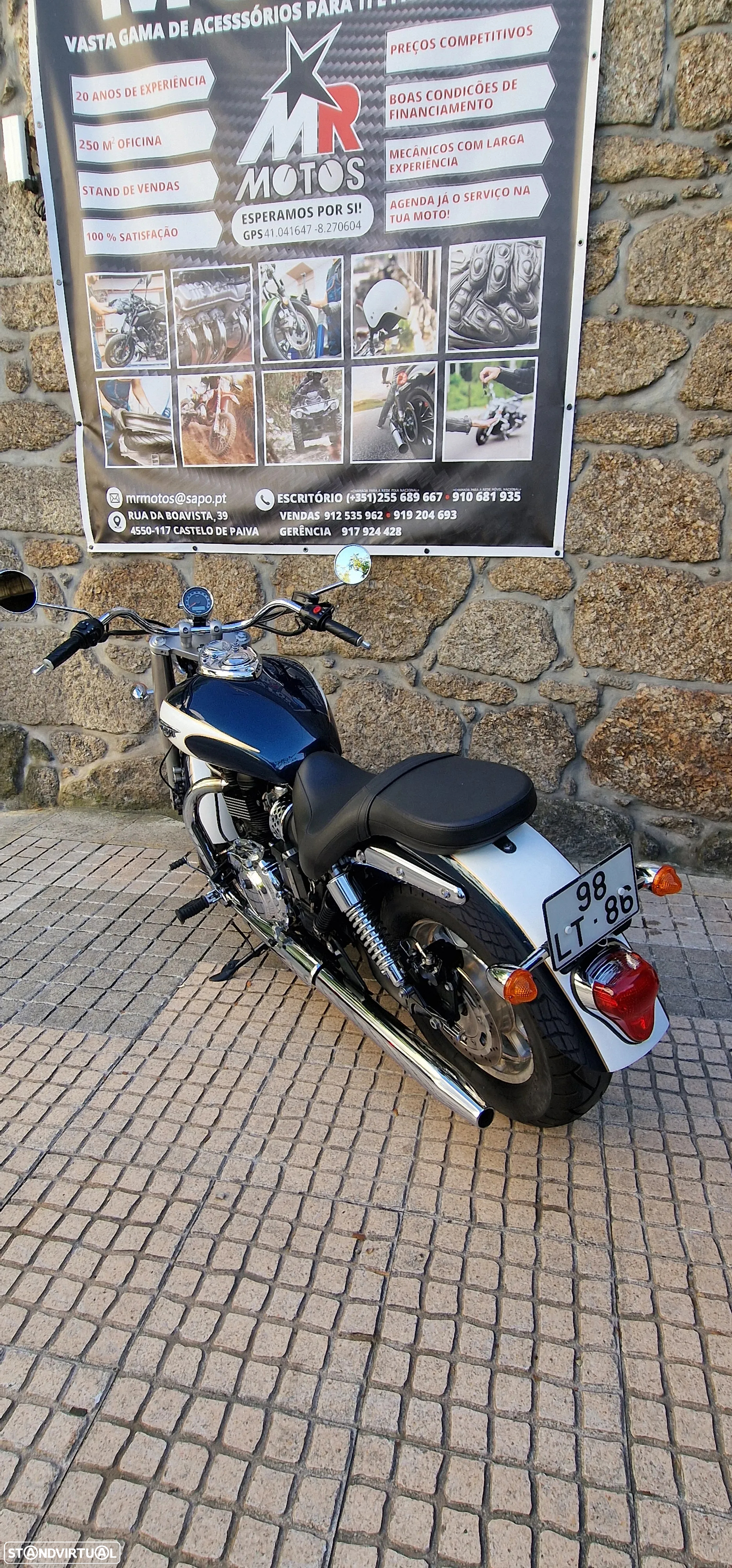 Triumph Bonneville America - 12