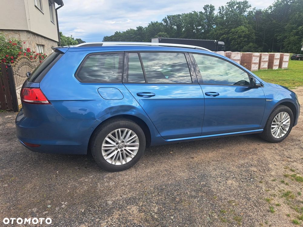 Volkswagen Golf - 6