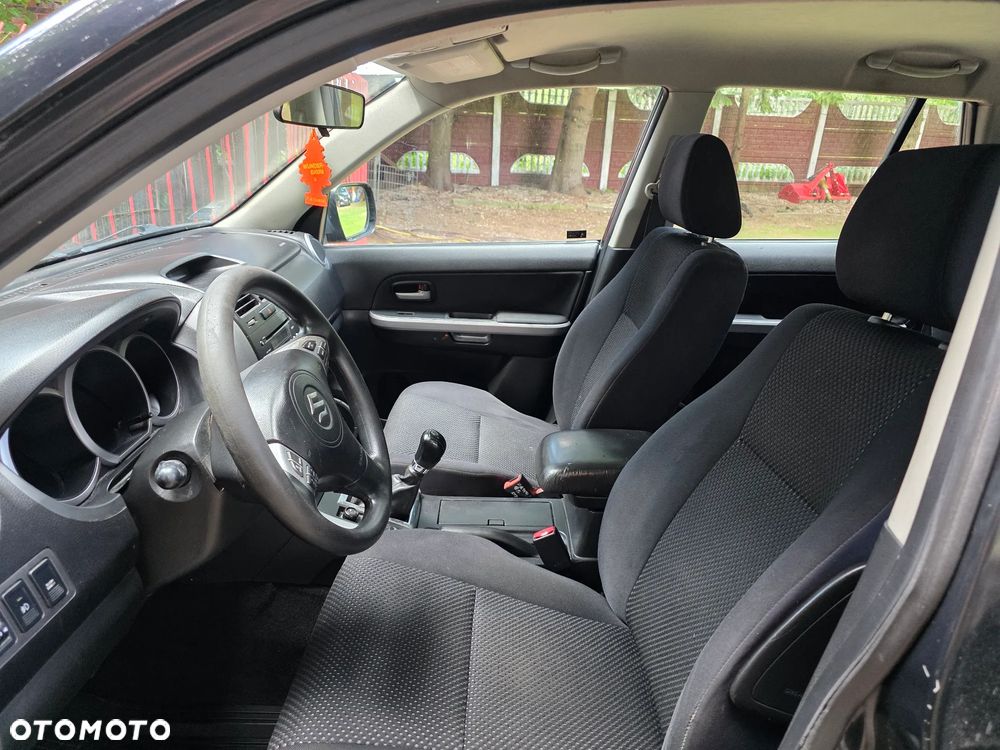 Suzuki Grand Vitara 2.0 Club Family - 8