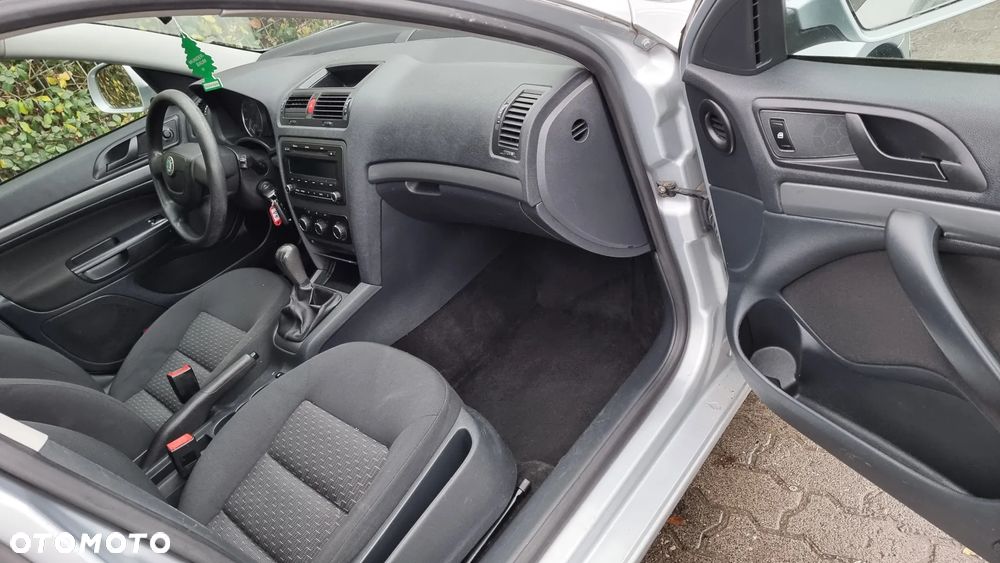 Skoda Octavia 1.6 Active - 6