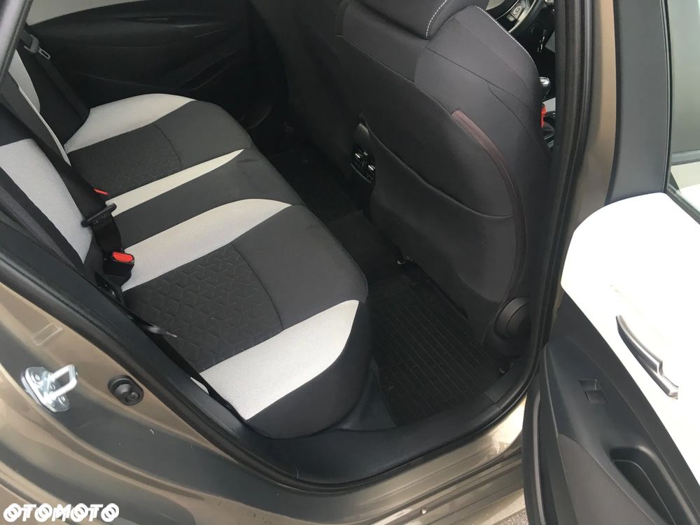 Toyota Corolla - 8