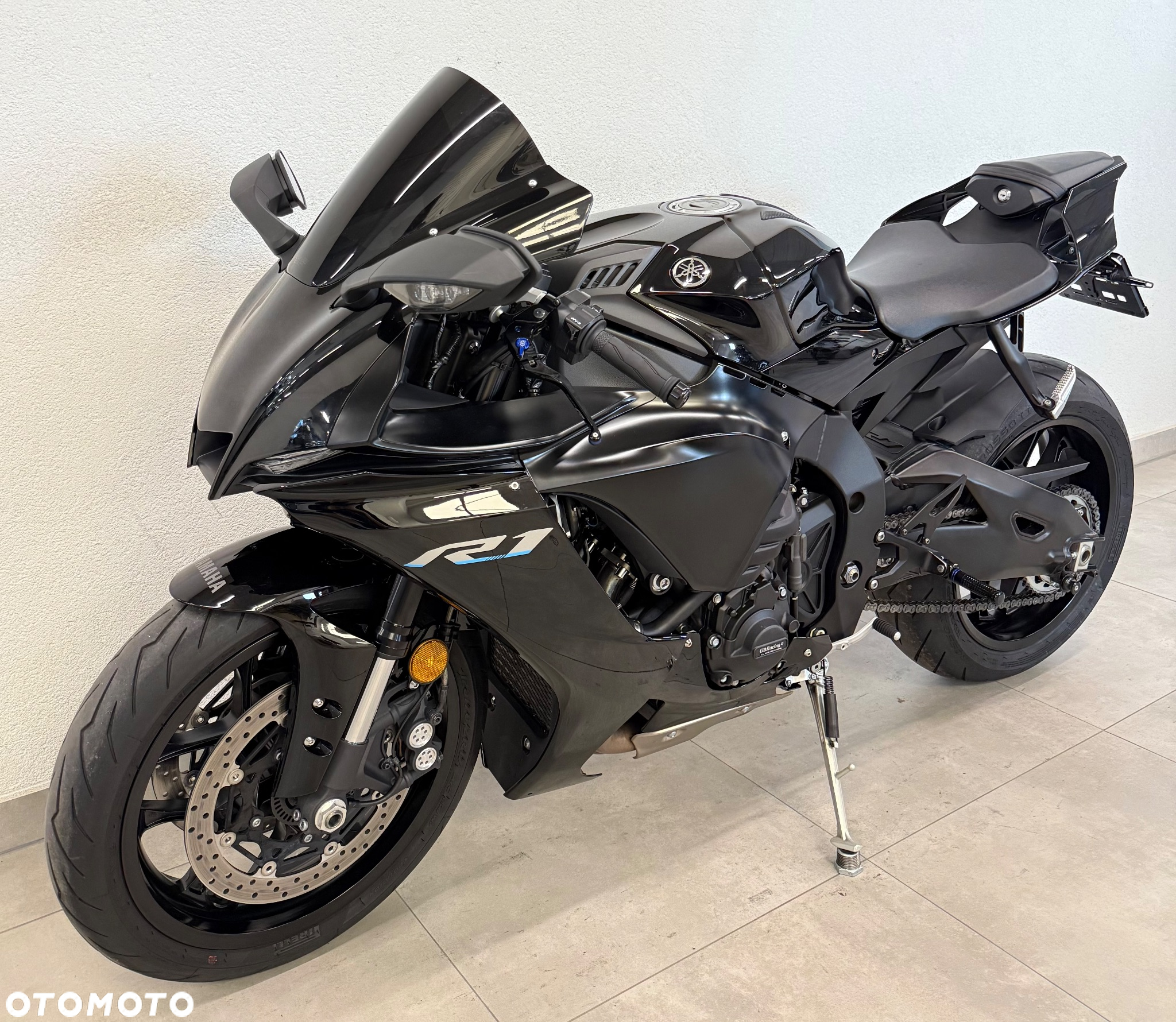 Yamaha R1 - 2