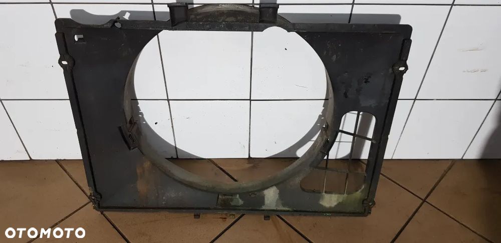 Ford Maverick Terrano II Obudowa Chłodnicy - 1