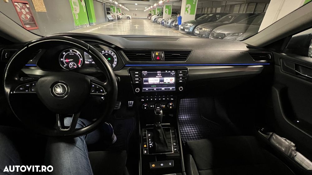 Skoda Superb Combi 2.0 TDI DSG SportLine - 11