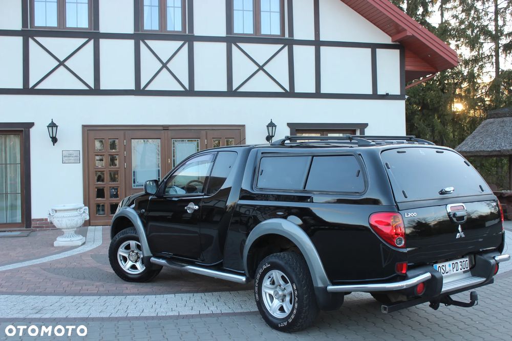 Mitsubishi L200 Pick Up 4x4 Intense Club Cab - 34