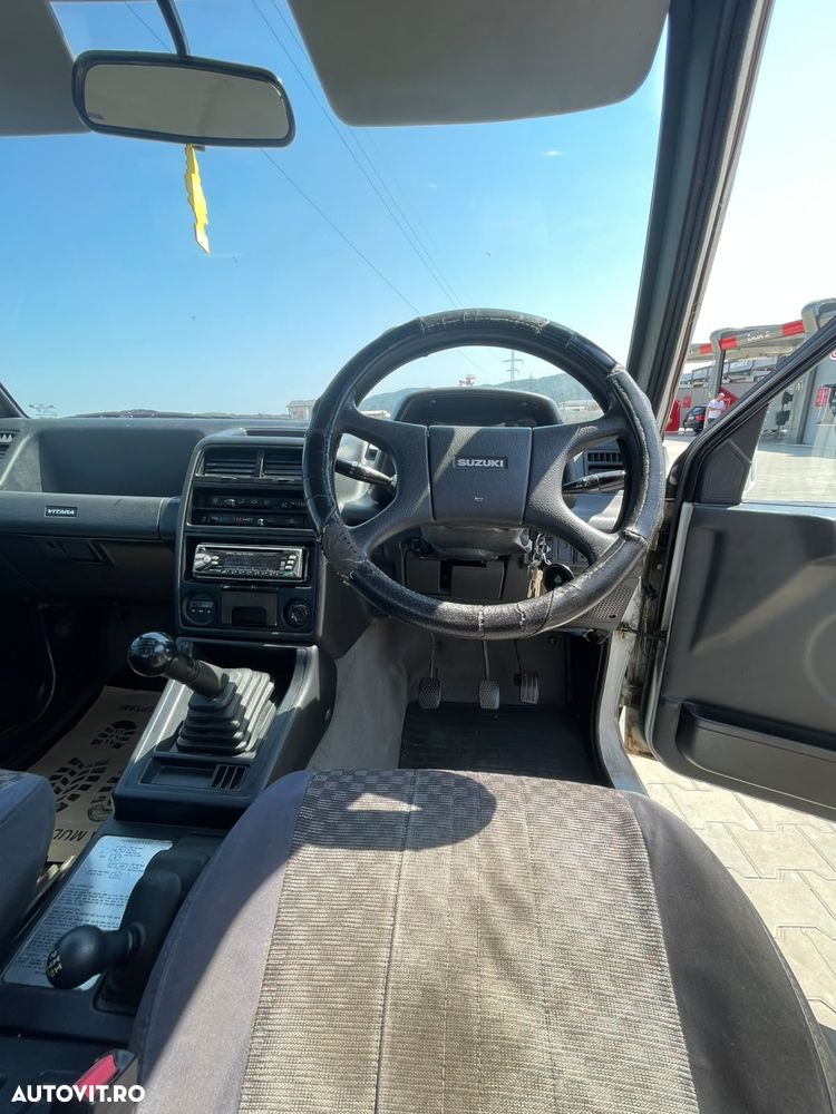 Suzuki Vitara - 32