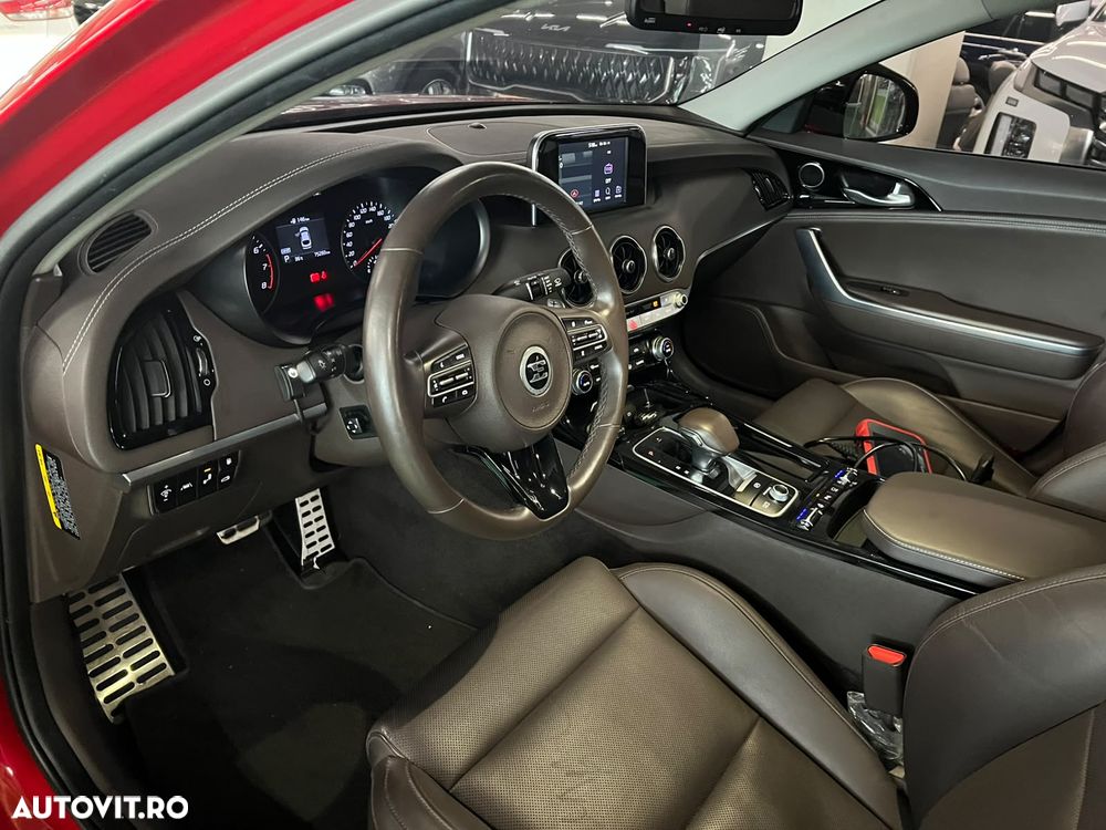 Kia Stinger - 13