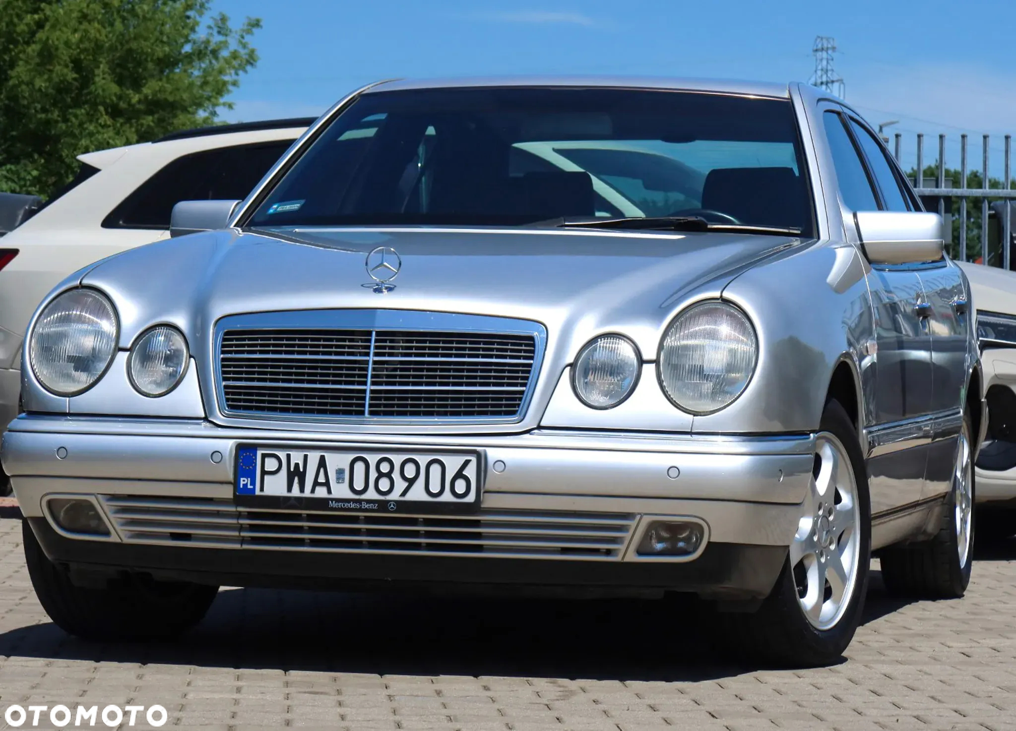 Mercedes-Benz Klasa E 240 Elegance - 30