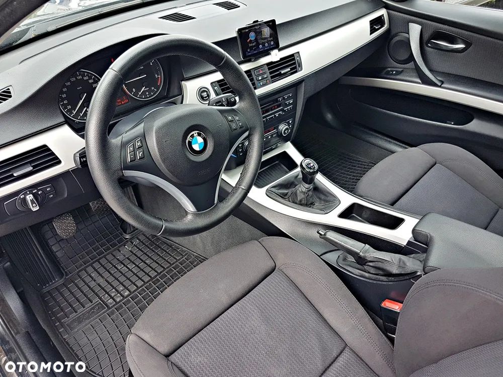 BMW Seria 3 320d Efficient Dynamics - 11