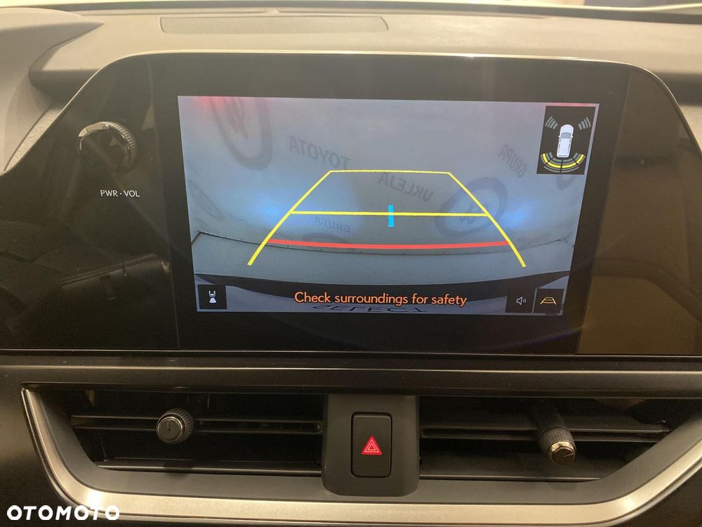 Lexus UX 300h Business - 16