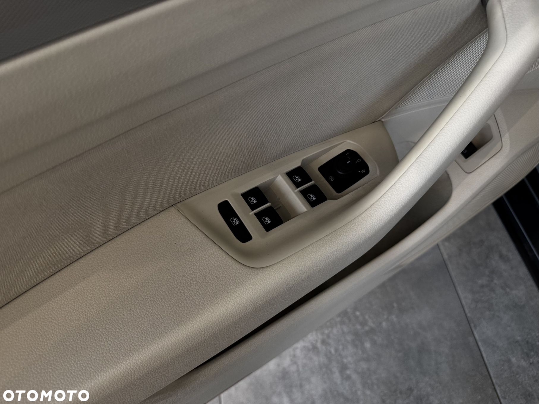 Volkswagen Passat - 16