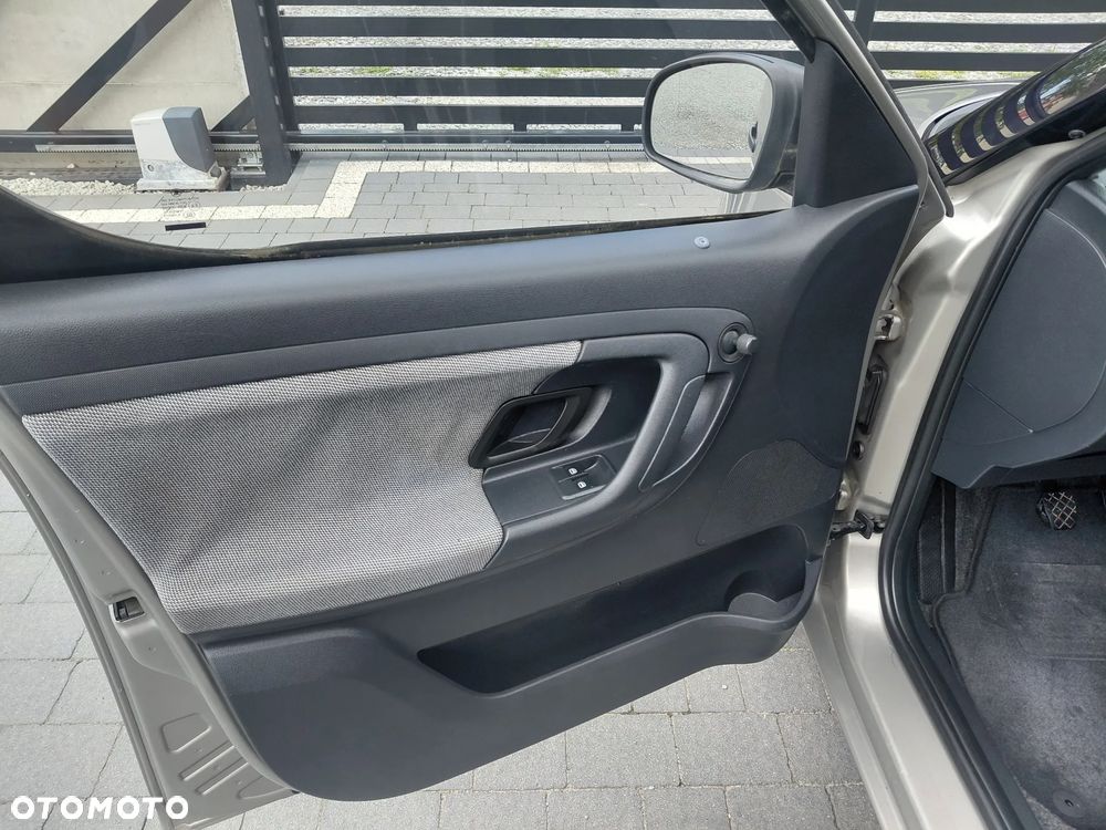 Skoda Roomster - 18