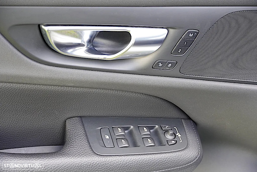 Volvo V60 2.0 D4 Inscription Geartronic - 19