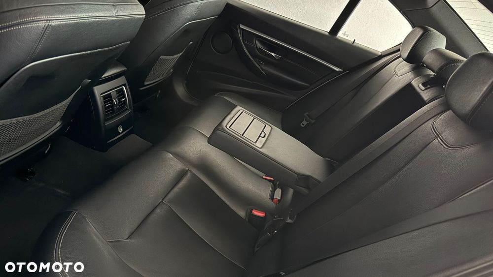 BMW Seria 3 330i GPF Luxury Line - 20