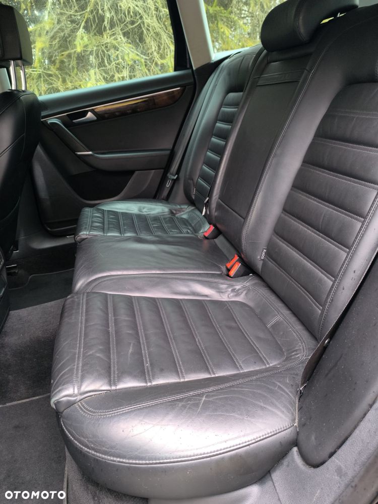 Volkswagen Passat 2.0 TDI DPF DSG Highline - 29