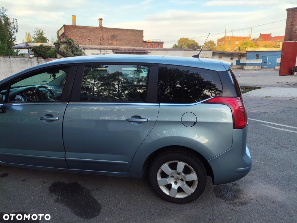 Peugeot 5008 HDI FAP 110 EGS6 Premium - 8