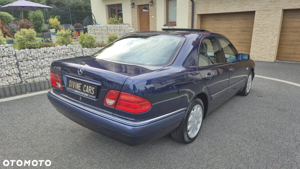 Mercedes-Benz Klasa E 320 Elegance - 4