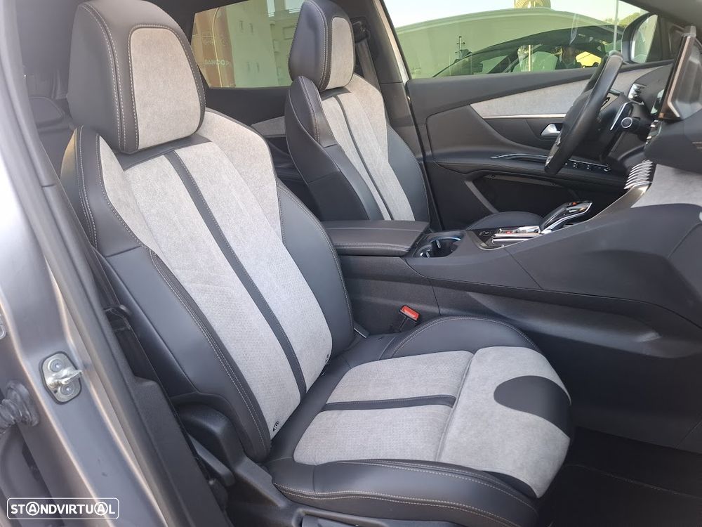 Peugeot 3008 1.6 Hybrid4 GT Pack e-EAT8 - 38