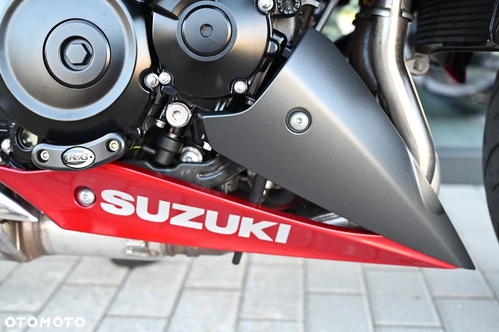 Suzuki GSX 1000 - 32