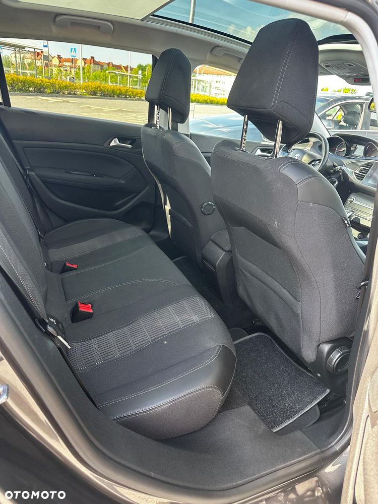 Peugeot 308 BlueHDi 120 EAT6 Stop & Start Active Business-Paket - 28