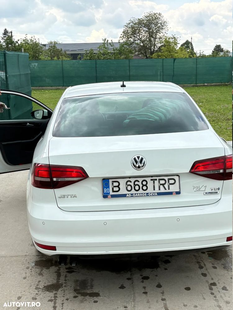 Volkswagen Jetta - 11