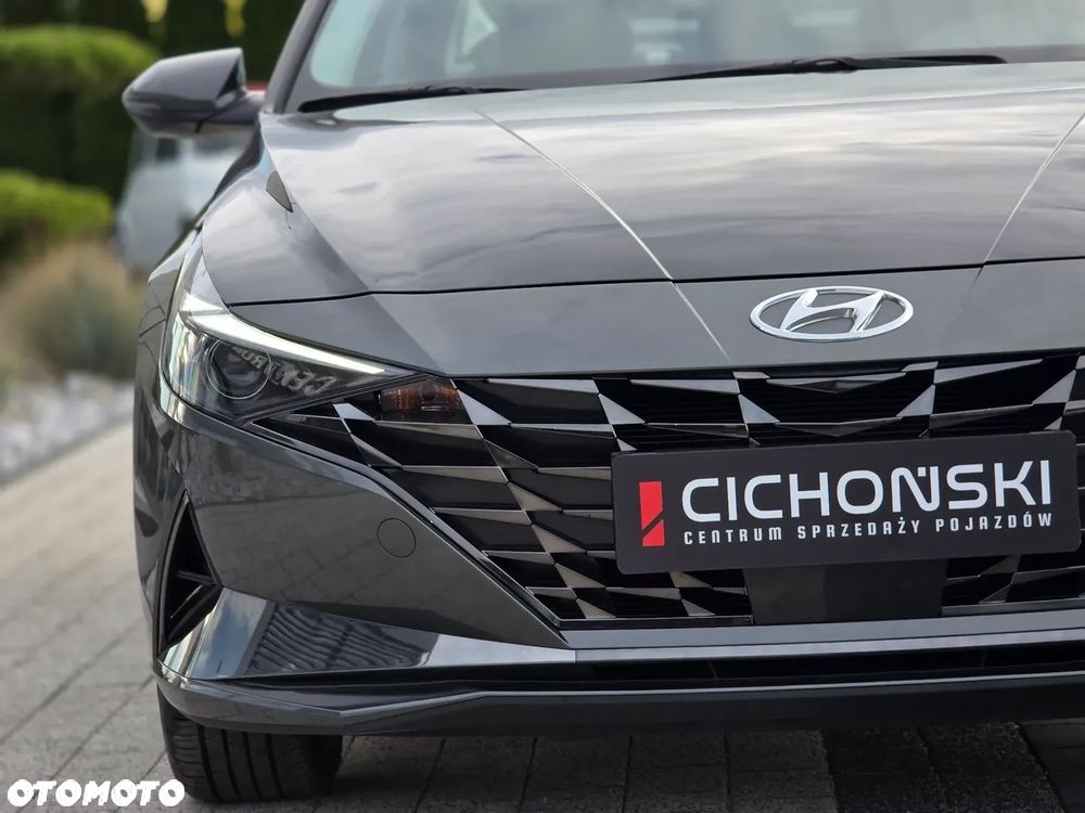 Hyundai Elantra - 16