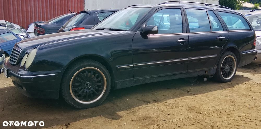 MERCEDES W210 - 1