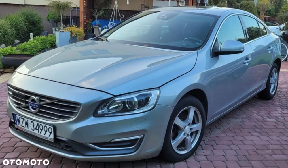 Volvo S60 D4 Drive-E Momentum - 1