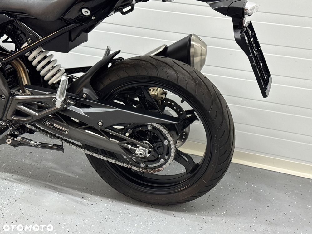 BMW G - 23