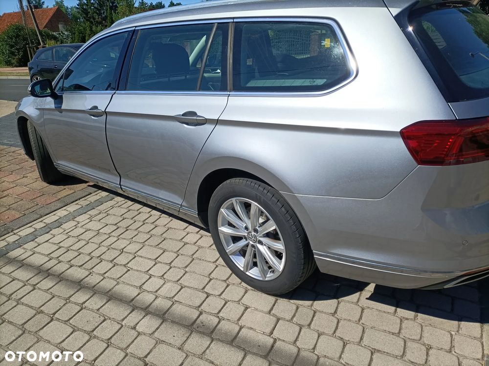 Volkswagen Passat 2.0 TDI SCR DSG Comfortline - 36