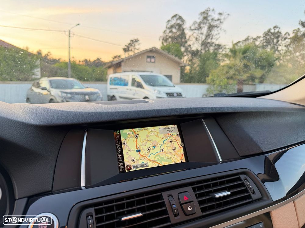BMW 520 d Auto - 13