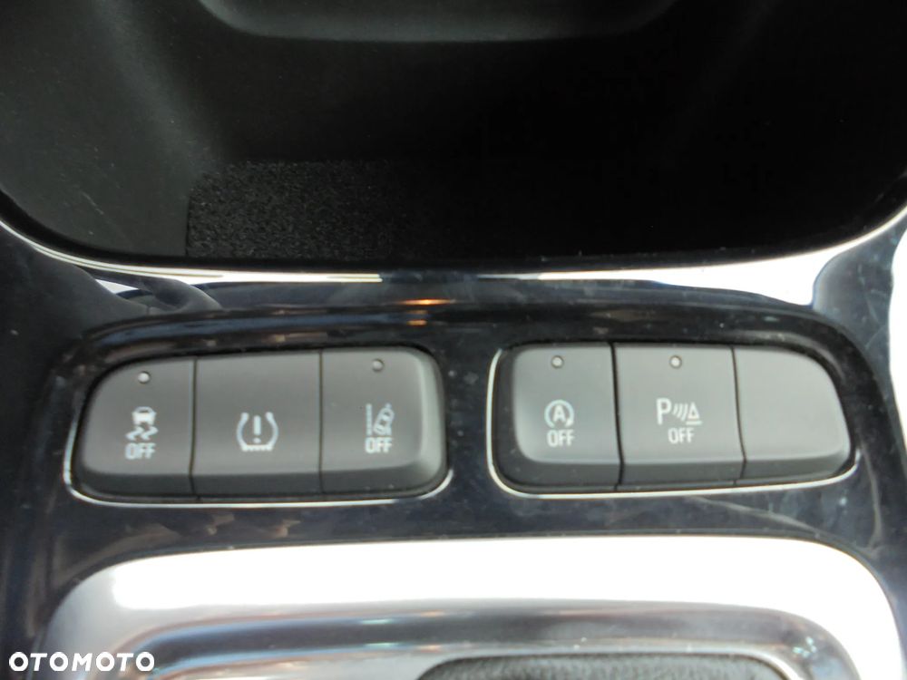 Opel Crossland X - 21