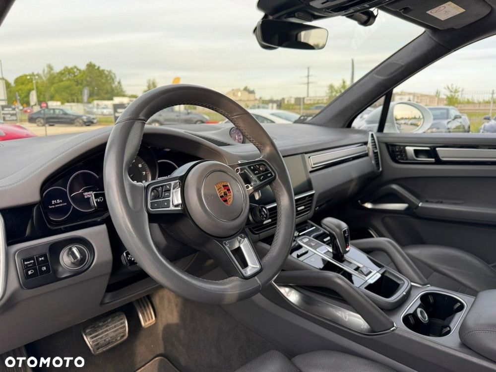 Porsche Cayenne Turbo - 10