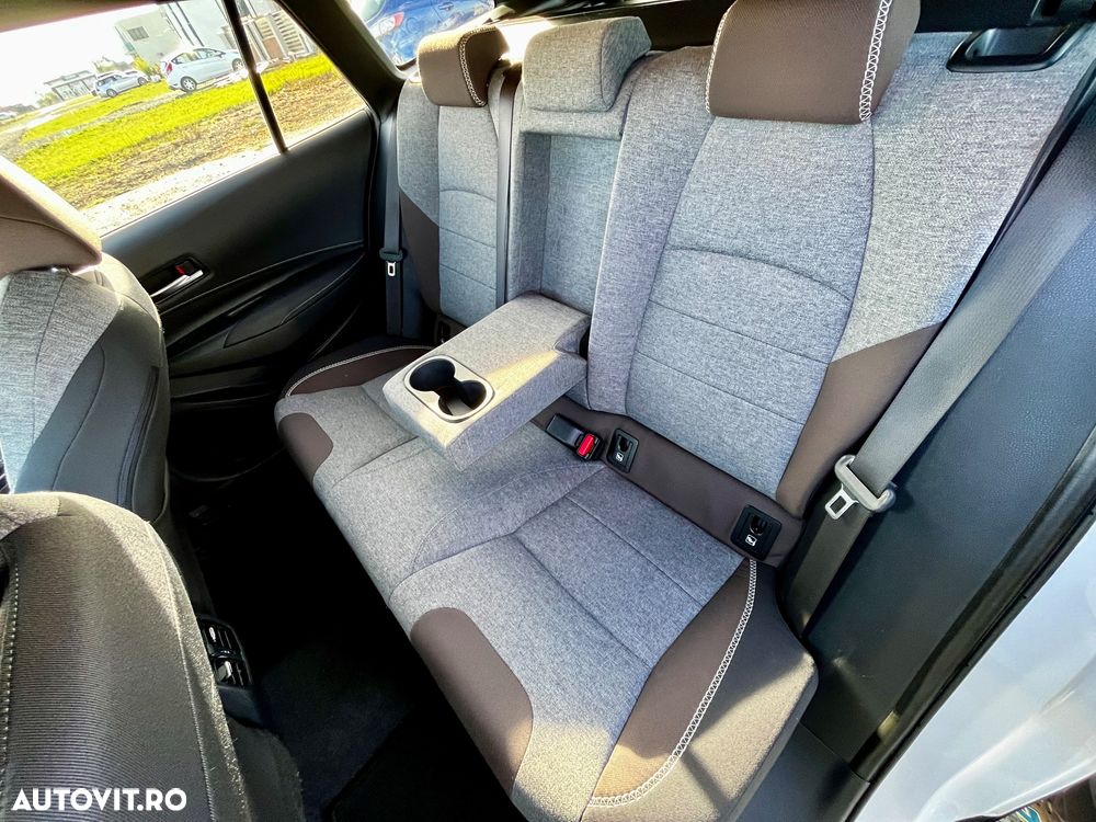 Toyota Corolla 1.8 Hybrid Club - 6