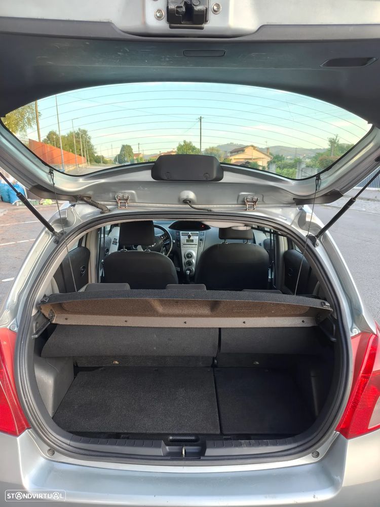 Toyota Yaris 1.0 VVT-i AC Manual - 8