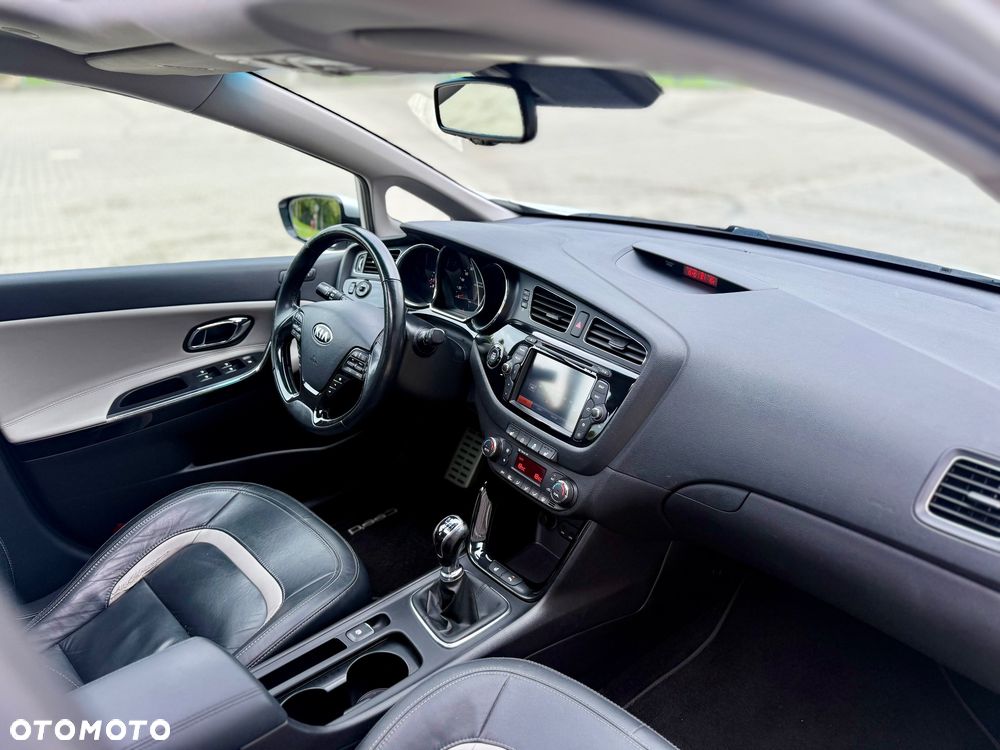 Kia Ceed 1.6 CRDi 128 Platinum Edition - 18