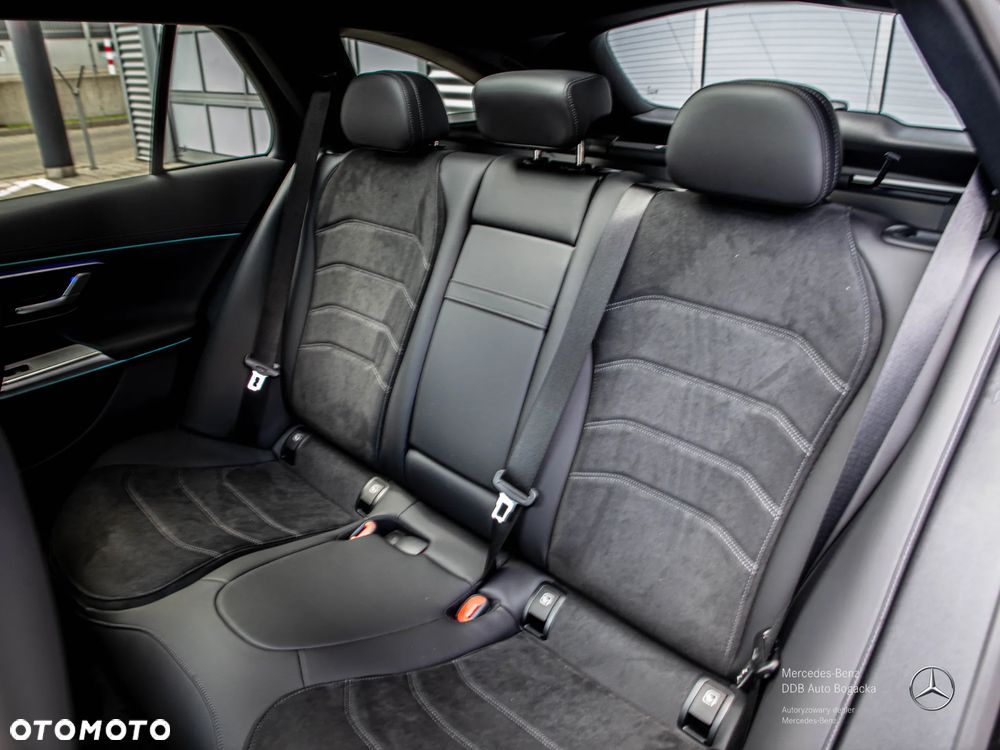 Mercedes-Benz Klasa E 220 d mHEV 4-Matic AMG 9G-Tronic - 12