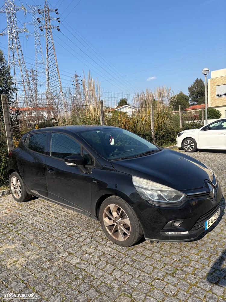 Renault Clio - 1