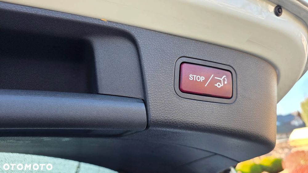 Mercedes-Benz GLA 200 d 4-Matic AMG Line - 10